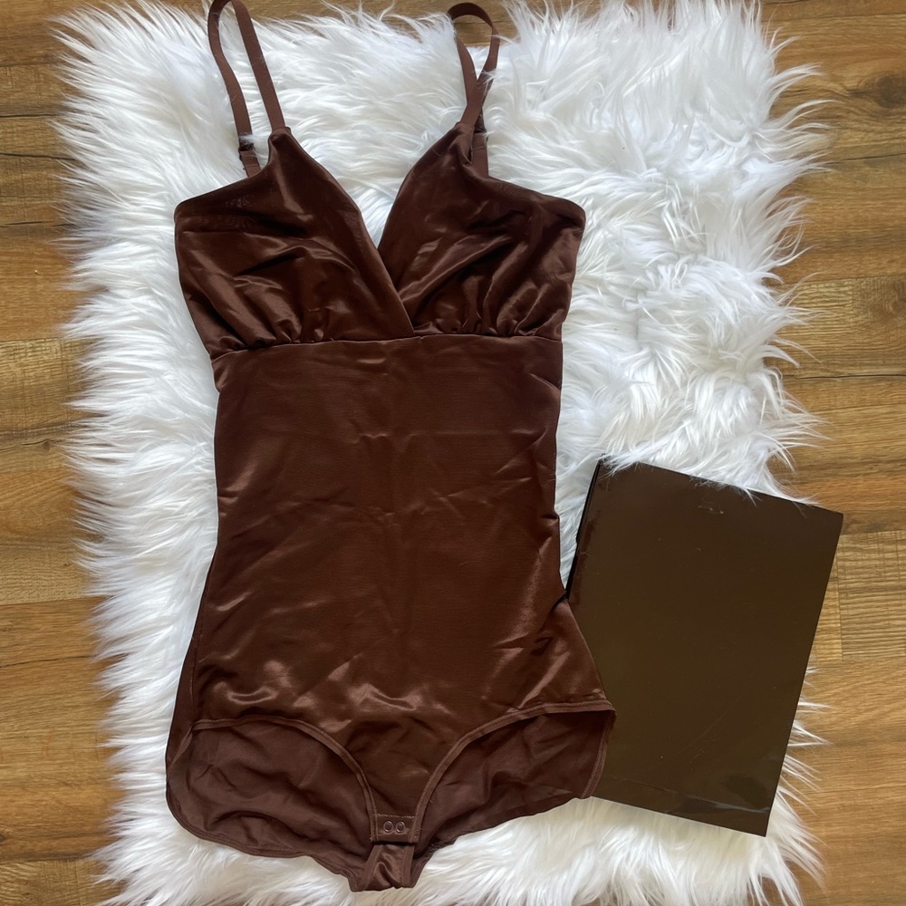 NWT Skims Bodysuit Barely There Shapewear Bodysuit